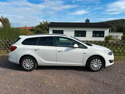 Weiß Gebraucht 2015 Opel Astra Kombi | 7.950 € (Guter Preis)