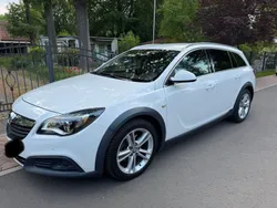 Weiß Gebraucht 2016 Opel Insignia Country Tourer Eco Kombi | 12.990 € (Guter Preis)
