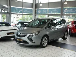 Silber Gebraucht 2013 Opel Zafira Tourer Innovation Van / Kleinbus | 13.900 € (Etwas zu teuer)