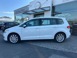 Weiß (pure white) Gebraucht 2018 VW Touran Highline Van / Kleinbus | 14.350 € (Superpreis)