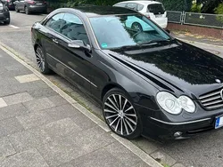 Schwarz Gebraucht 2003 Mercedes CLK240 Avantgarde Coupé | 5.000 € (Fairer Preis)