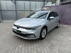 Reflexsilber metallic (metallic) Gebraucht 2023 VW Golf VIII Life Kombi | 25.690 € (Fairer Preis)
