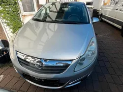 Grau Gebraucht 2007 Opel Corsa Kleinwagen | 1.600 € (Guter Preis)