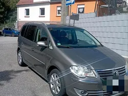Braun Gebraucht 2007 VW Touran Van / Kleinbus | 9.000 €