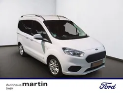 Weiß Gebraucht 2019 Ford Tourneo Courier Titanium Van / Kleinbus | 14.890 € (Fairer Preis)