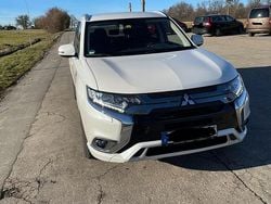 Weiß Gebraucht 2021 Mitsubishi Outlander P-HEV Spirit SUV | 19.500 € (Guter Preis)