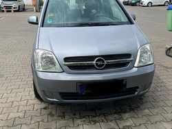 Silber Gebraucht 2004 Opel Meriva Van / Kleinbus | 1.200 € (Fairer Preis)