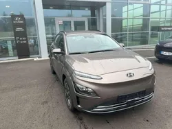 Silky bronze bronze Gebraucht 2023 Hyundai Kona Select SUV | 24.140 € (Fairer Preis)