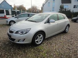 Silber Gebraucht 2011 Opel Astra Innovation Limousine | 5.850 € (Fairer Preis)