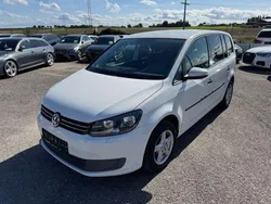 Weiß Gebraucht 2010 VW Touran Trendline Van / Kleinbus | 5.990 € (Fairer Preis)