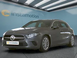 Grau Gebraucht 2020 Mercedes A200 Limousine | 23.499 € (Fairer Preis)