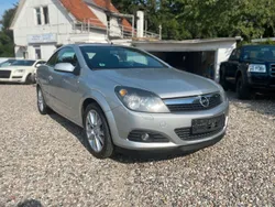 Silber Gebraucht 2006 Opel Astra Cabriolet Edition Cabrio | 2.950 € (Etwas zu teuer)