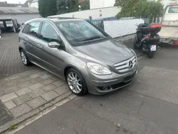 Grau Gebraucht 2005 Mercedes B200 Van / Kleinbus | 2.999 € (Fairer Preis)