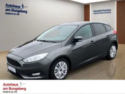 Grau Gebraucht 2016 Ford Focus Trend Limousine | 10.990 € (Teuer)