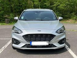 Silber Gebraucht 2020 Ford Focus ST-Line Kombi | 17.200 € (Guter Preis)