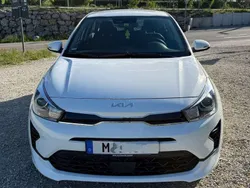 Weiß Gebraucht 2022 Kia Rio Vision Limousine | 13.990 € (Guter Preis)