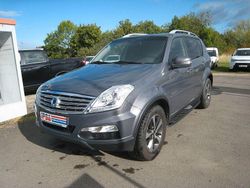 Grau Gebraucht 2016 Ssangyong (KGM) Rexton SUV | 15.995 €