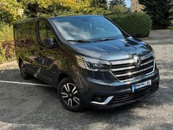 Grau Gebraucht 2022 Renault Trafic Van | 36.800 € (Fairer Preis)