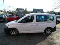 Weiß Gebraucht 2021 VW Caddy Van / Kleinbus | 12.650 € (Etwas zu teuer)