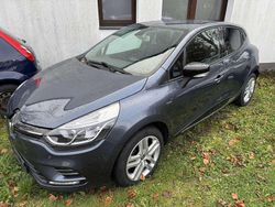 Grau Gebraucht 2019 Renault Clio IV Limousine | 9.500 € (Fairer Preis)