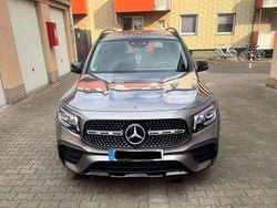 Grau Gebraucht 2024 Mercedes GLB220 AMG line SUV | 42.500 € (Guter Preis)
