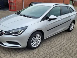 Silber Gebraucht 2018 Opel Astra Limousine | 7.950 € (Guter Preis)
