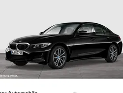 Schwarz Gebraucht 2021 BMW 320e Sport Line Limousine | 28.980 € (Fairer Preis)