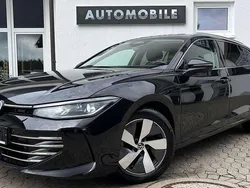 Grenadillschwarz metallic Gebraucht 2024 VW Passat Elegance Kombi | 36.979 € (Guter Preis)