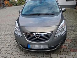 Braun Gebraucht 2012 Opel Meriva Van / Kleinbus | 5.400 € (Fairer Preis)