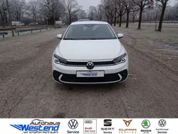 Pure white (weiß) Gebraucht 2024 VW Polo Life Limousine | 22.400 € (Fairer Preis)