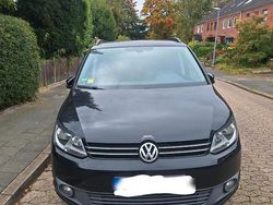 Schwarz Gebraucht 2011 VW Touran Van / Kleinbus | 5.700 € (Fairer Preis)
