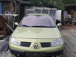 Grün Gebraucht 2000 Renault Mégane Kleinwagen | 1.350 € (Guter Preis)