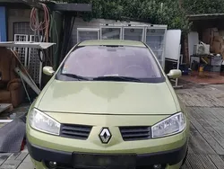 Grün Gebraucht 2000 Renault Mégane Kleinwagen | 1.500 € (Fairer Preis)