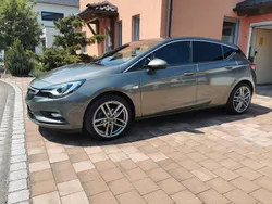 Grau Gebraucht 2019 Opel Astra Dynamic Limousine | 15.900 € (Fairer Preis)