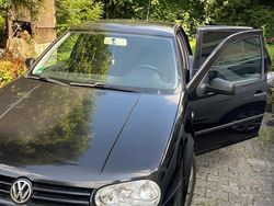 Schwarz Gebraucht 2001 VW Golf IV Kleinwagen | 1.500 € (Fairer Preis)