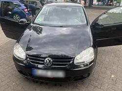 Schwarz Gebraucht 2007 VW Golf V Kleinwagen | 1.800 € (Fairer Preis)