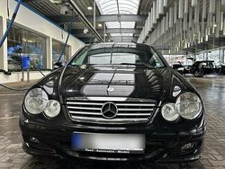 Schwarz Gebraucht 2006 Mercedes C200 Coupé | 4.199 €