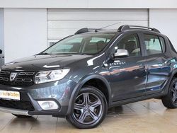 Grau Gebraucht 2017 Dacia Sandero Stepway SUV | 13.950 € (Teuer)