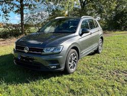 Grau Gebraucht 2017 VW Tiguan Comfortline SUV | 23.000 € (Fairer Preis)