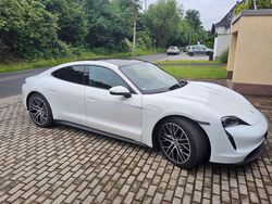 Weiß Gebraucht 2022 Porsche Taycan Limousine | 62.700 € (Superpreis)