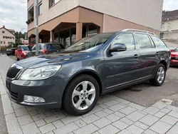 Grau Gebraucht 2012 Skoda Octavia Elegance Kombi | 8.999 € (Fairer Preis)