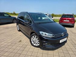 Schwarz Gebraucht 2018 VW Touran Highline Van / Kleinbus | 23.499 € (Fairer Preis)