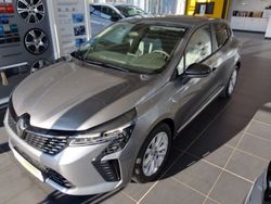 Grau Gebraucht 2025 Renault Clio V Evolution Limousine | 19.490 € (Etwas zu teuer)