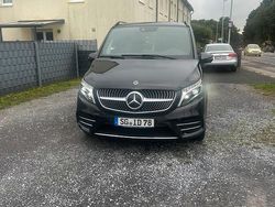 Schwarz Gebraucht 2021 Mercedes V300 AMG Van / Kleinbus | 73.500 €