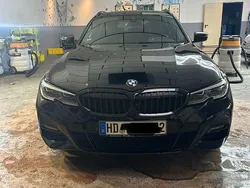 Schwarz Gebraucht 2021 BMW 320 M Sport Kombi | 32.500 € (Fairer Preis)