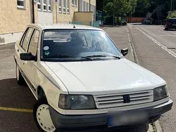 Weiß Gebraucht 1987 Peugeot 309 Kleinwagen | 2.200 €