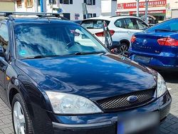 Schwarz Gebraucht 2001 Ford Mondeo Ambiente Kombi | 2.500 € (Teuer)