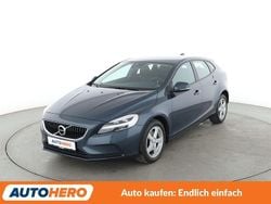 Blau Gebraucht 2018 Volvo V40 Momentum Kombi | 15.360 € (Fairer Preis)