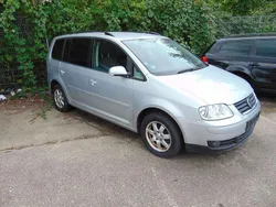 Reflexsilber metallic Gebraucht 2006 VW Touran Trendline Van / Kleinbus | 2.999 € (Etwas zu teuer)