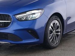 Spektralblau (metallic) Gebraucht 2024 Mercedes B200 Van / Kleinbus | 31.900 € (Guter Preis)